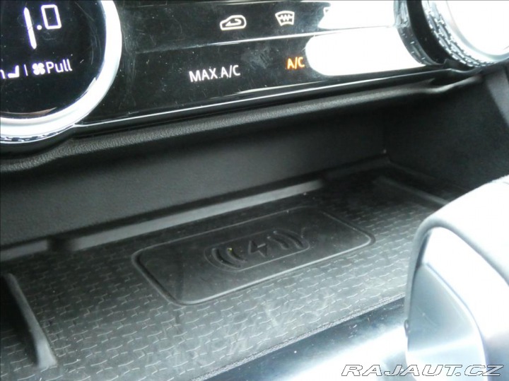 Jaguar XF 2,0 D200 R-Dynamic S,1M,Č 2023