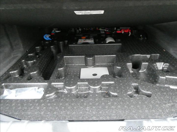 Jaguar XF 2,0 D200 R-Dynamic S,1M,Č 2023