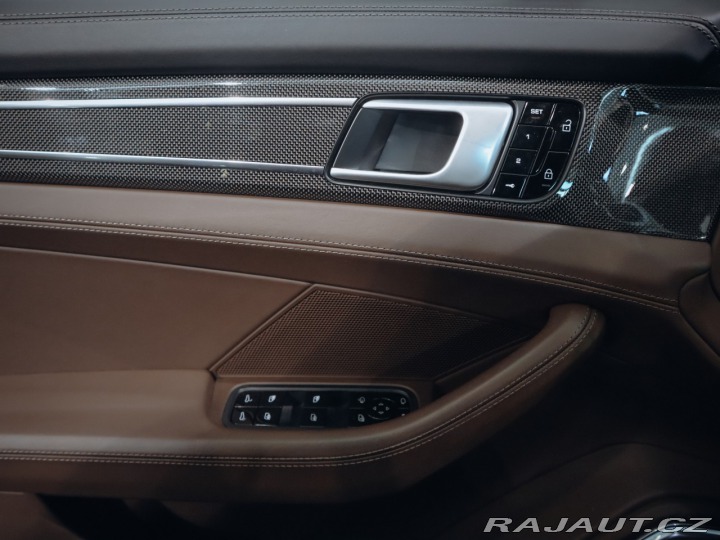 Porsche Panamera GTS Sport Turismo 338 kW 2020