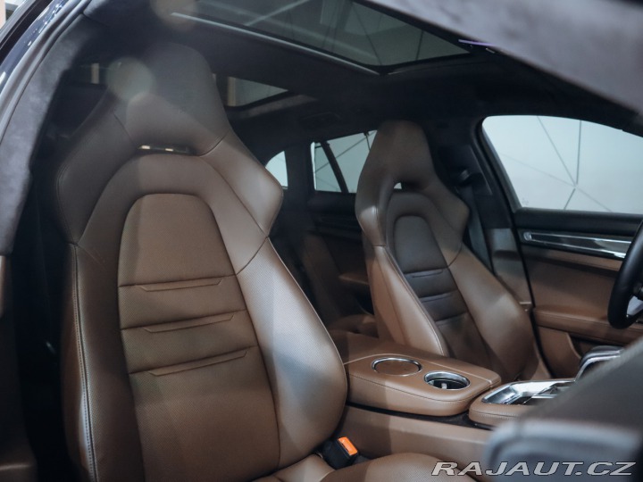 Porsche Panamera GTS Sport Turismo 338 kW 2020