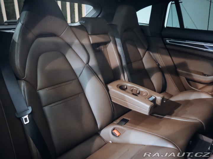 Porsche Panamera GTS Sport Turismo 338 kW 2020