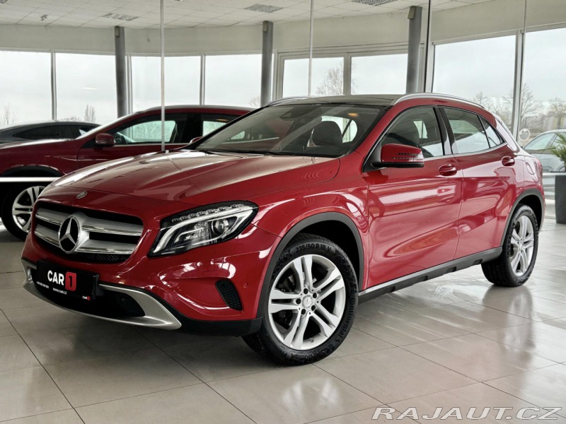 Mercedes-Benz GLA 200 Aut*LED*Comand*Panor*