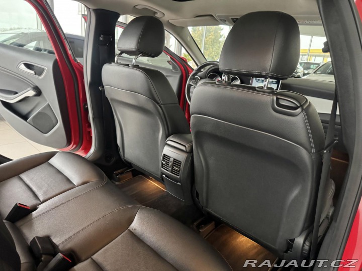 Mercedes-Benz GLA 200 Aut*LED*Comand*Panor* 2016