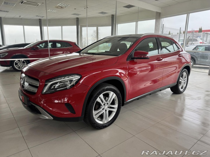 Mercedes-Benz GLA 200 Aut*LED*Comand*Panor* 2016