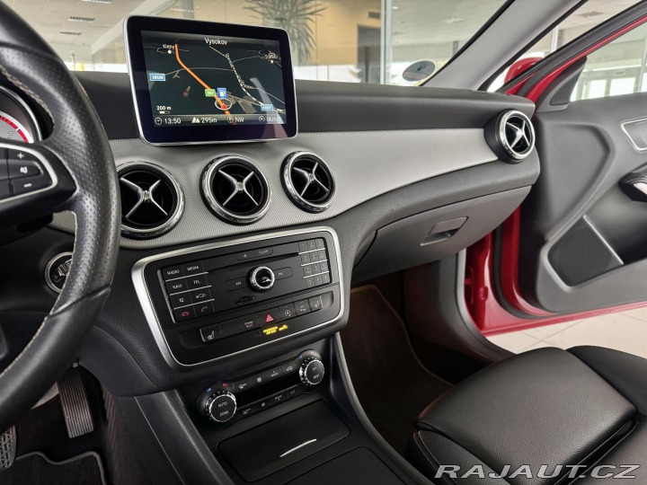 Mercedes-Benz GLA  1800