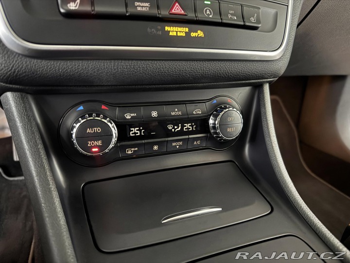 Mercedes-Benz GLA 200 Aut*LED*Comand*Panor* 2016