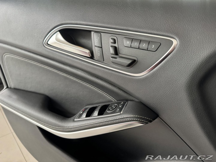 Mercedes-Benz GLA 200 Aut*LED*Comand*Panor* 2016