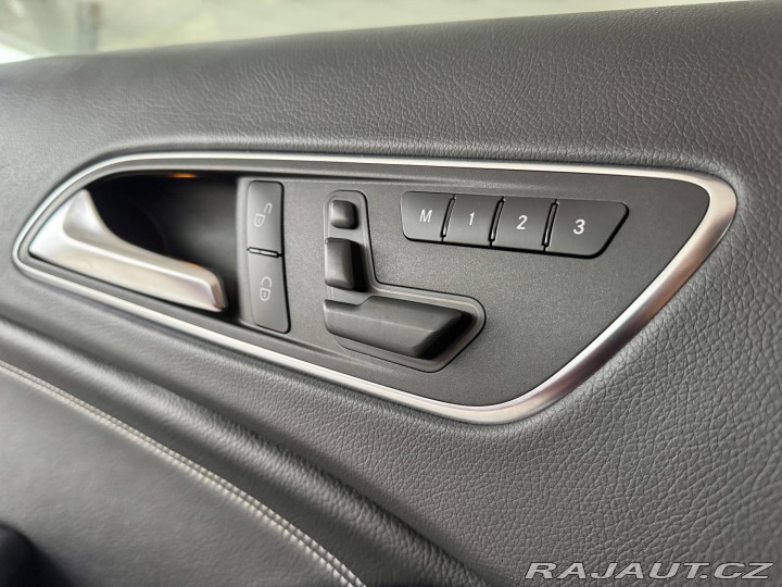 Mercedes-Benz GLA 200 Aut*LED*Comand*Panor* 2016