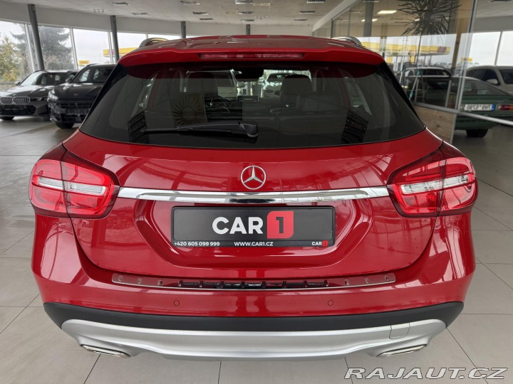 Mercedes-Benz GLA  1800