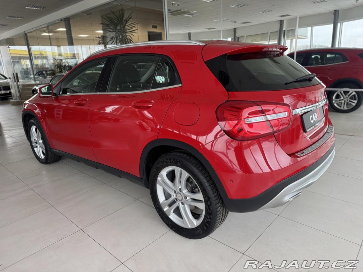 Mercedes-Benz GLA 200 Aut*LED*Comand*Panor* 2016