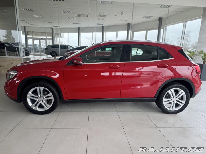 Mercedes-Benz GLA  1800