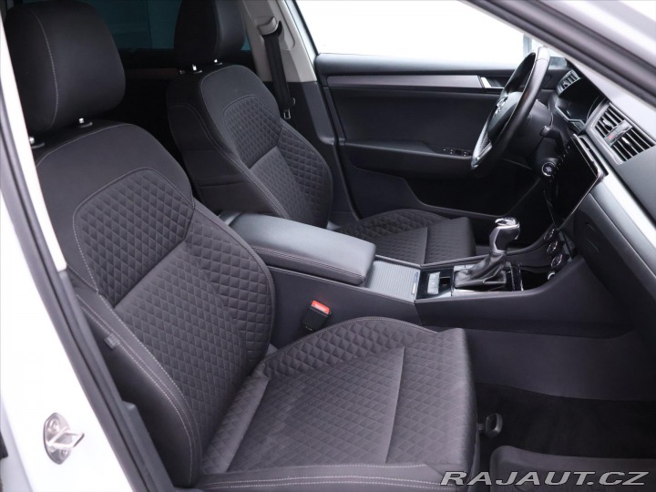 Škoda Superb 1,6 TDI 88kW DSG Style Xe 2016