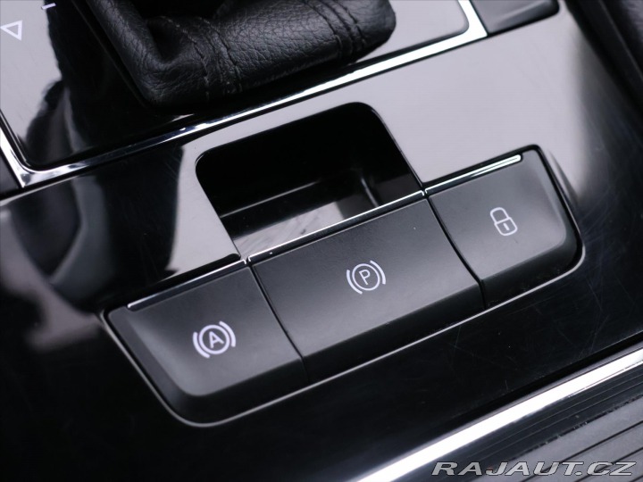 Škoda Superb 1,6 TDI 88kW DSG Style Xe 2016