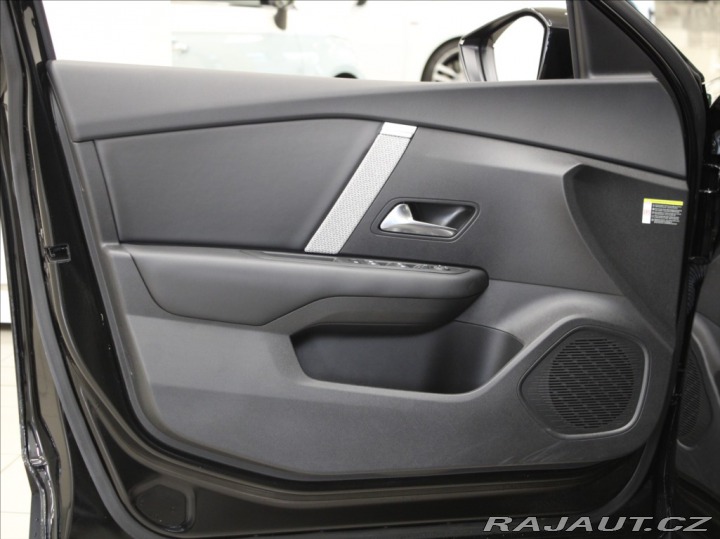 Citroën C4 1,2 PT 96kW AT Shine 12tk 2023