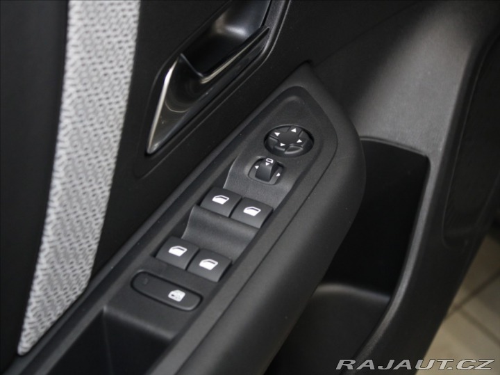 Citroën C4 1,2 PT 96kW AT Shine 12tk 2023