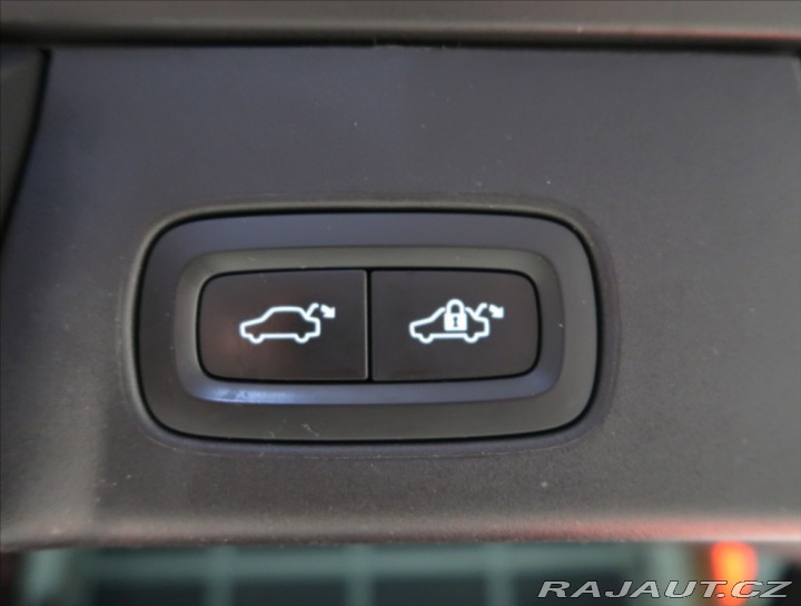 Volvo V90 2,0 D4 AUT NEZ. TOPENÍ 2018