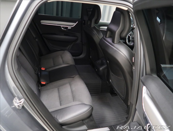Volvo V90 2,0 D4 AUT NEZ. TOPENÍ 2018