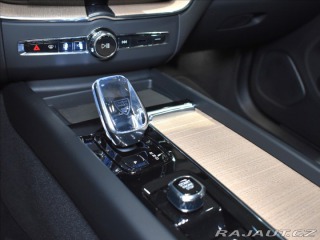 Volvo XC60 2,0 T6 Ultra Bright 2025