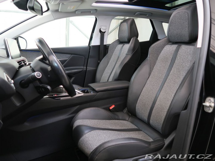 Peugeot 3008 1.2PureTech,96kW,ALLURE,M 2018