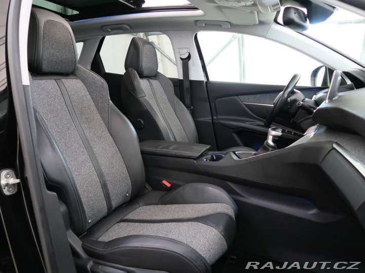 Peugeot 3008 1.2PureTech,96kW,ALLURE,M 2018