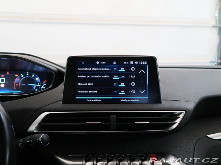 Peugeot 3008 1.2PureTech,96kW,ALLURE,M 2018