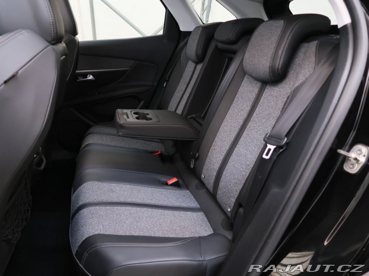 Peugeot 3008 1.2PureTech,96kW,ALLURE,M 2018