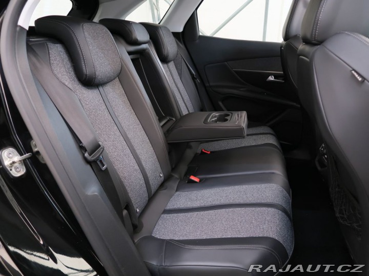 Peugeot 3008 1.2PureTech,96kW,ALLURE,M 2018