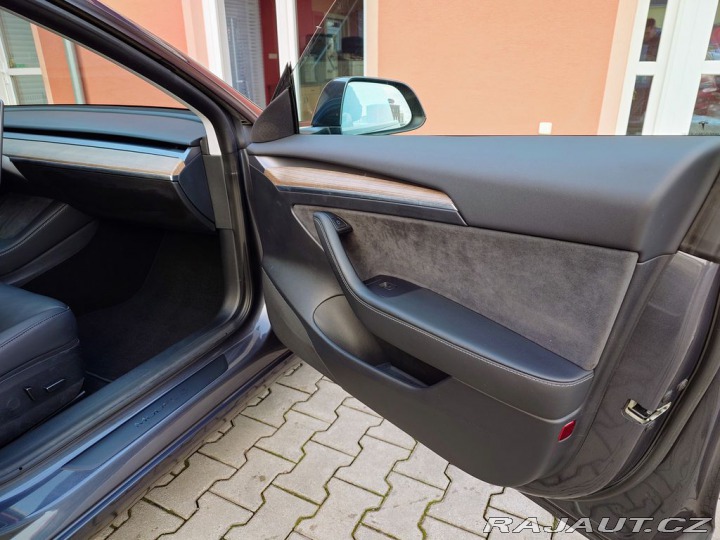 Tesla Model 3 Standard Range Plus 239 k 2021