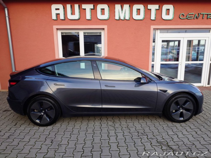 Tesla Model 3 Standard Range Plus 239 k 2021