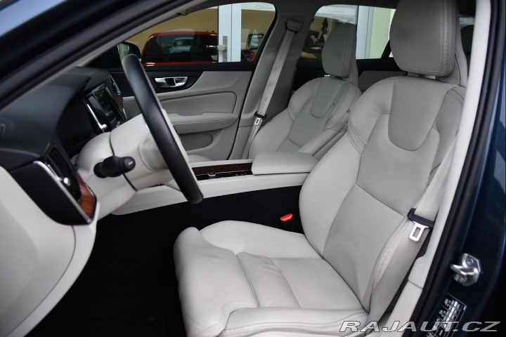 Volvo V60 D4 CROSS COUNTRY AWD PANO 2019