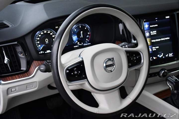 Volvo V60 D4 CROSS COUNTRY AWD PANO 2019