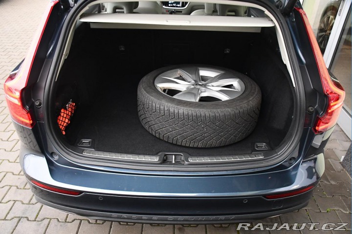 Volvo V60 D4 CROSS COUNTRY AWD PANO 2019