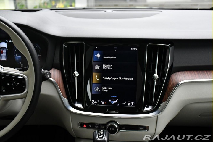 Volvo V60 D4 CROSS COUNTRY AWD PANO 2019