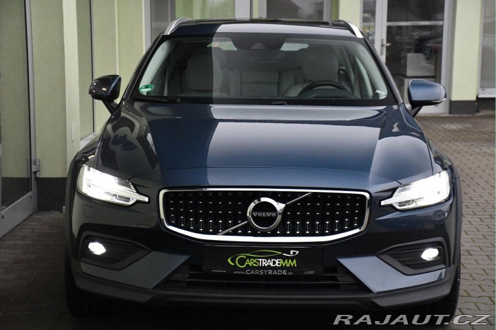 Volvo V60 D4 CROSS COUNTRY AWD PANO 2019
