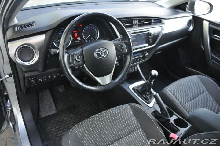 Toyota Auris 1,6I ČR KEYLESS 2xKOLA KA 2013