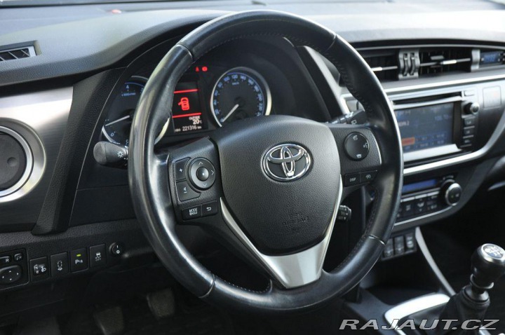 Toyota Auris 1,6I ČR KEYLESS 2xKOLA KA 2013