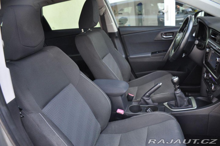 Toyota Auris 1,6I ČR KEYLESS 2xKOLA KA 2013