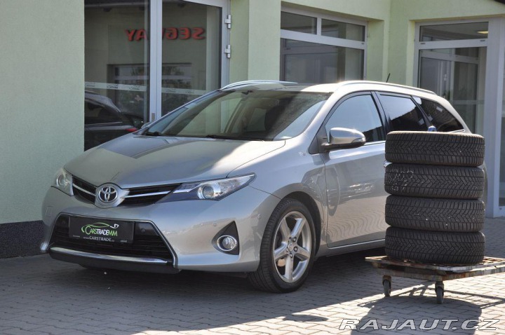 Toyota Auris 1,6I ČR KEYLESS 2xKOLA KA 2013