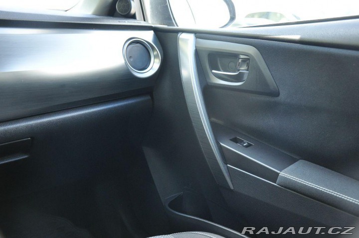 Toyota Auris 1,6I ČR KEYLESS 2xKOLA KA 2013