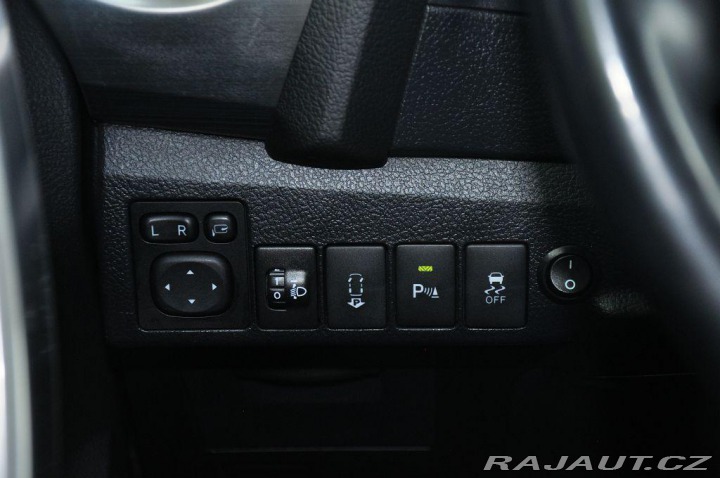 Toyota Auris 1,6I ČR KEYLESS 2xKOLA KA 2013
