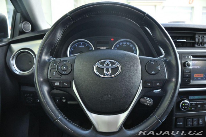 Toyota Auris 1,6I ČR KEYLESS 2xKOLA KA 2013