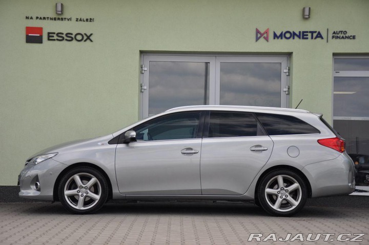 Toyota Auris 1,6I ČR KEYLESS 2xKOLA KA 2013