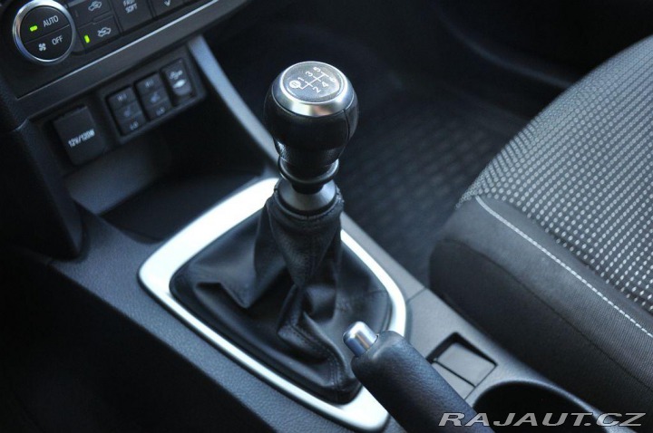 Toyota Auris 1,6I ČR KEYLESS 2xKOLA KA 2013