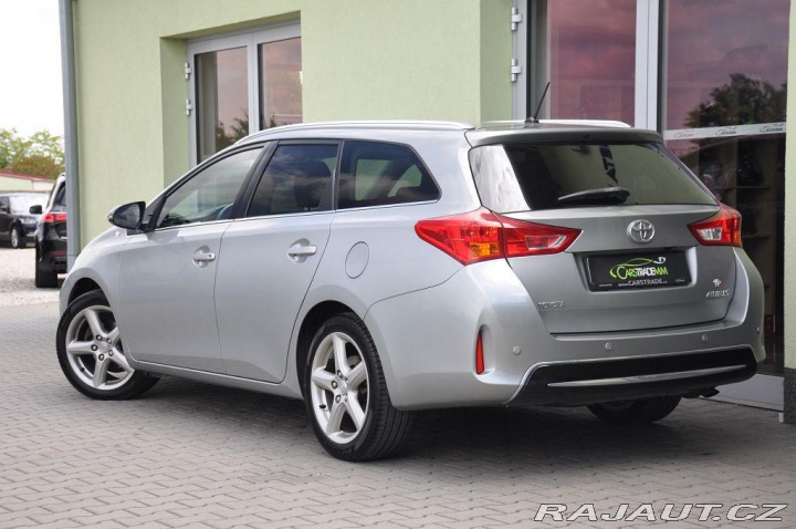 Toyota Auris 1,6I ČR KEYLESS 2xKOLA KA 2013
