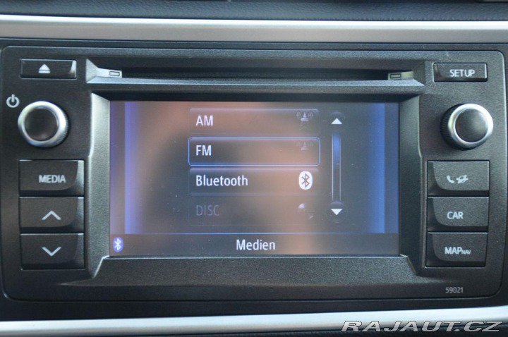 Toyota Auris 1,6I ČR KEYLESS 2xKOLA KA 2013