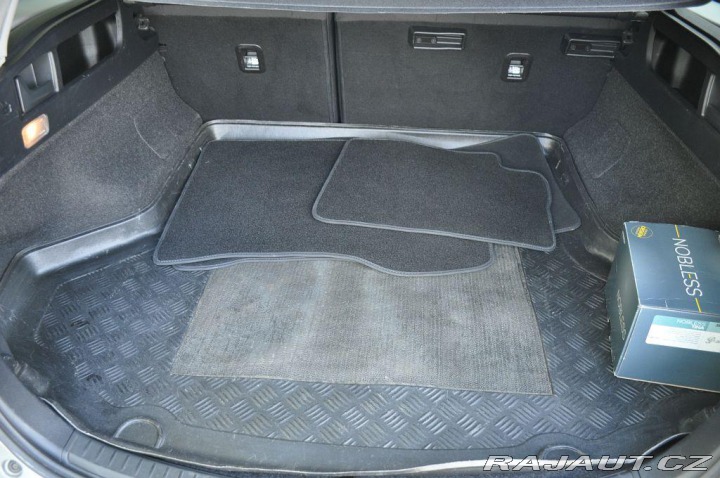 Toyota Auris 1,6I ČR KEYLESS 2xKOLA KA 2013