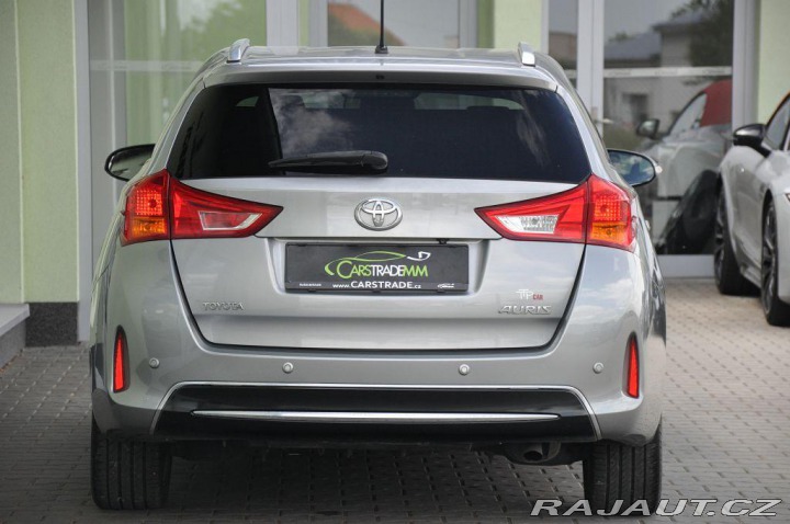 Toyota Auris 1,6I ČR KEYLESS 2xKOLA KA 2013