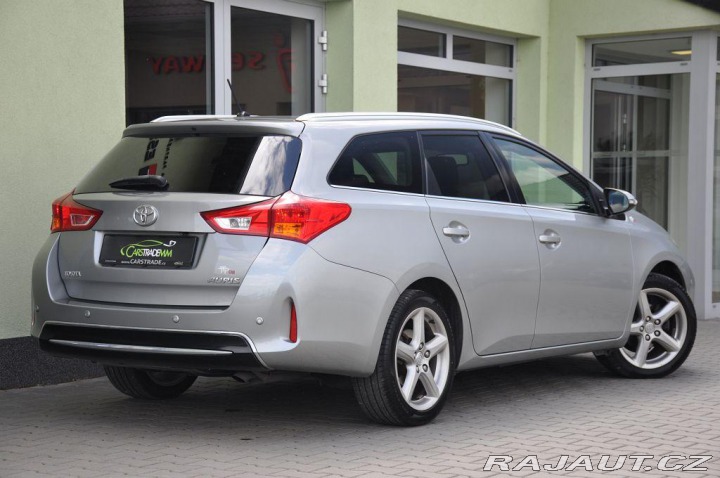 Toyota Auris 1,6I ČR KEYLESS 2xKOLA KA 2013