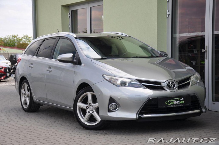 Toyota Auris 1,6I ČR KEYLESS 2xKOLA KA 2013