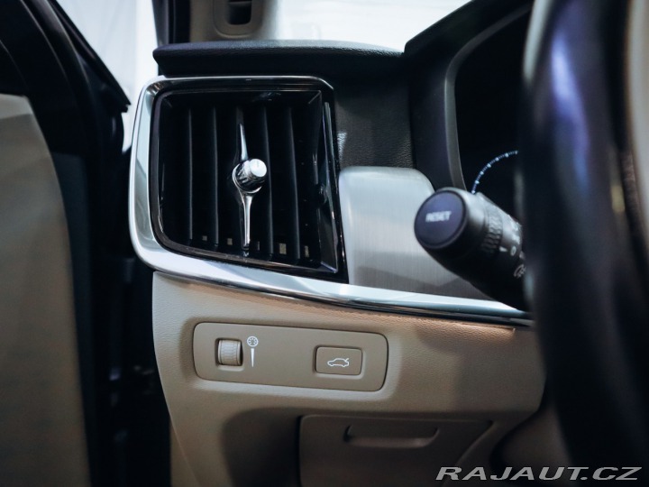 Volvo V90 D5 Momentum 173 kW AWD 2018